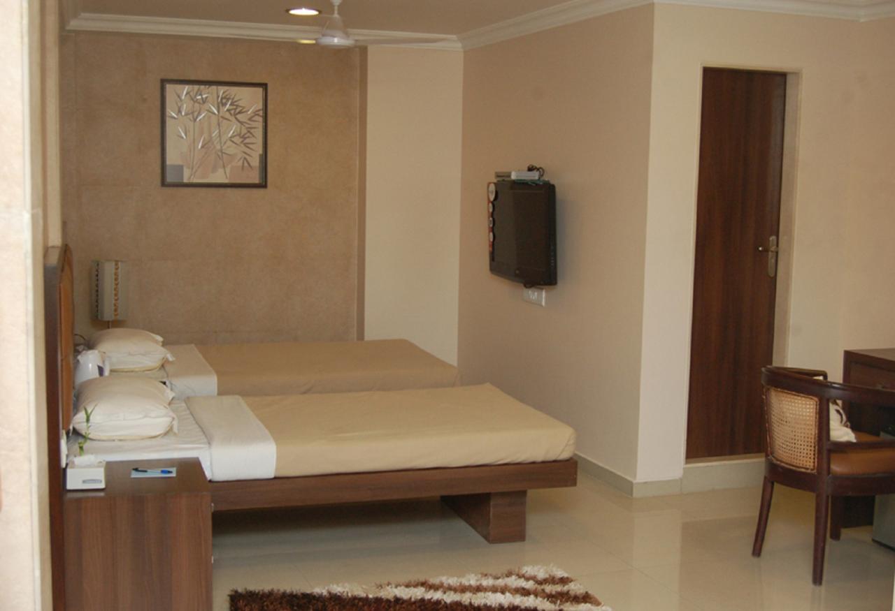 מומביי Haredia Hotel מראה חיצוני תמונה