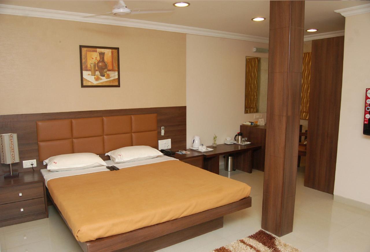 מומביי Haredia Hotel מראה חיצוני תמונה